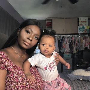 Meet your Posher, Hillary